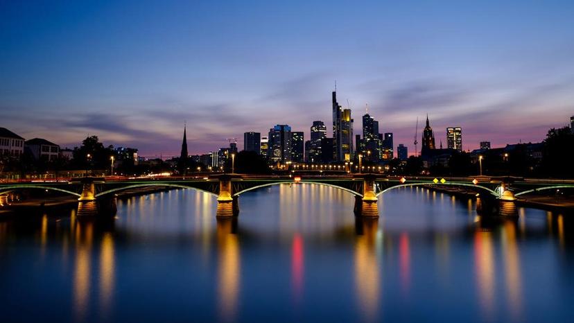 The world’s luggage storage network