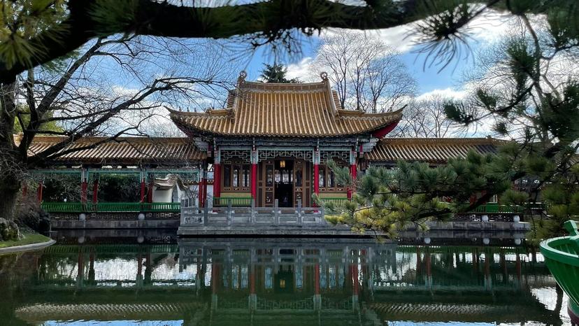 The world’s luggage storage network