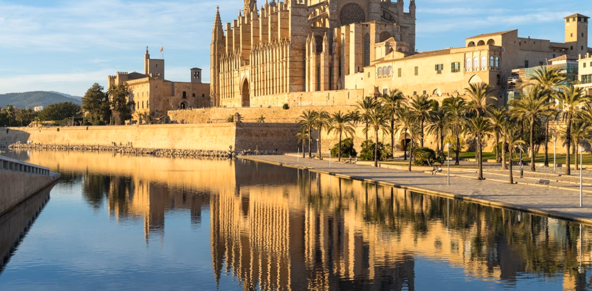 palma de mallorca catherdal: mallorca is expensive city