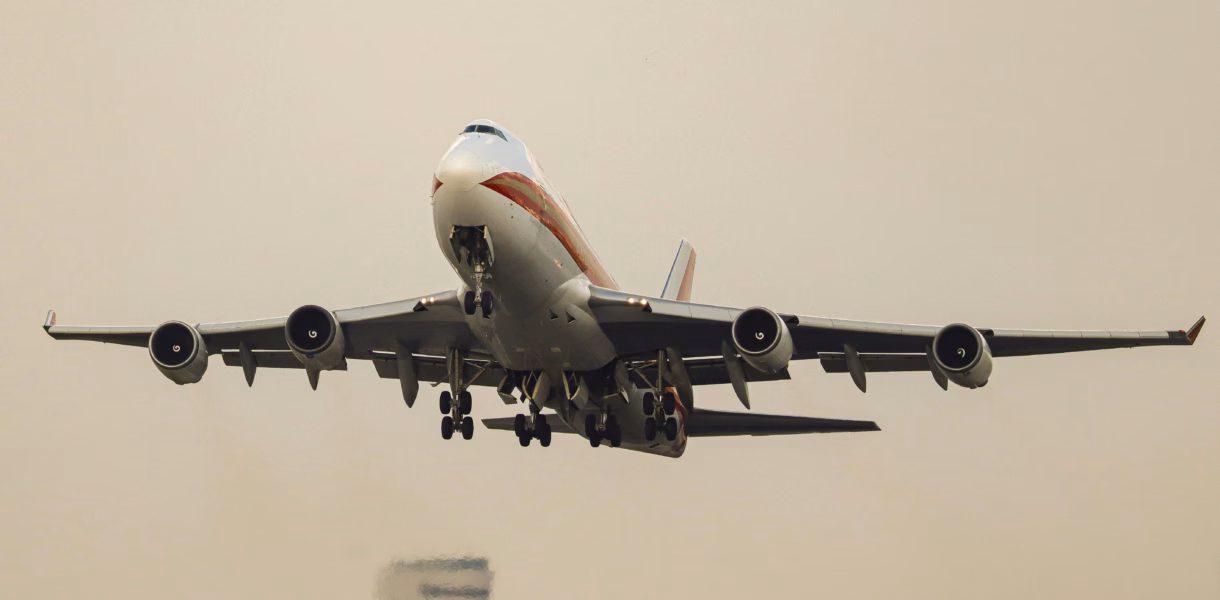 flight-going-to miami