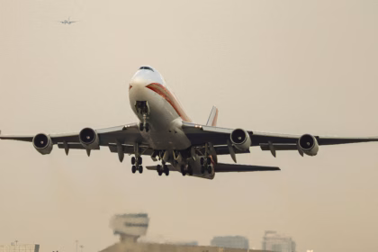 flight-going-to miami