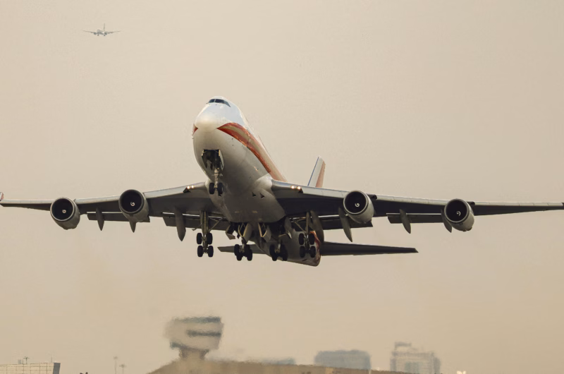 flight-going-to miami