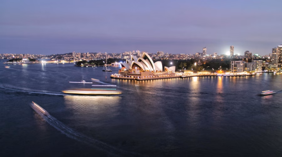 long-sydney-harbour-landscape