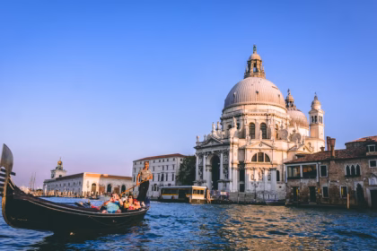 venice expensive gondola