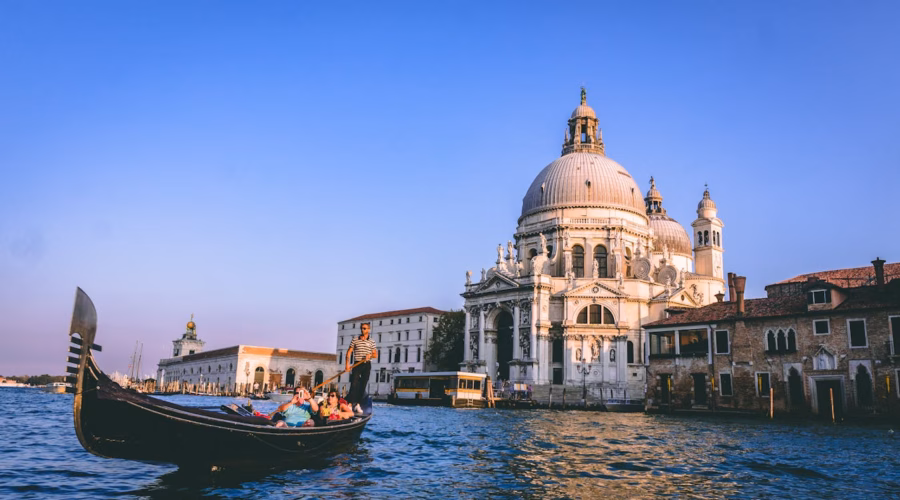 venice expensive gondola