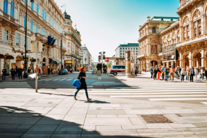 vienna people walking