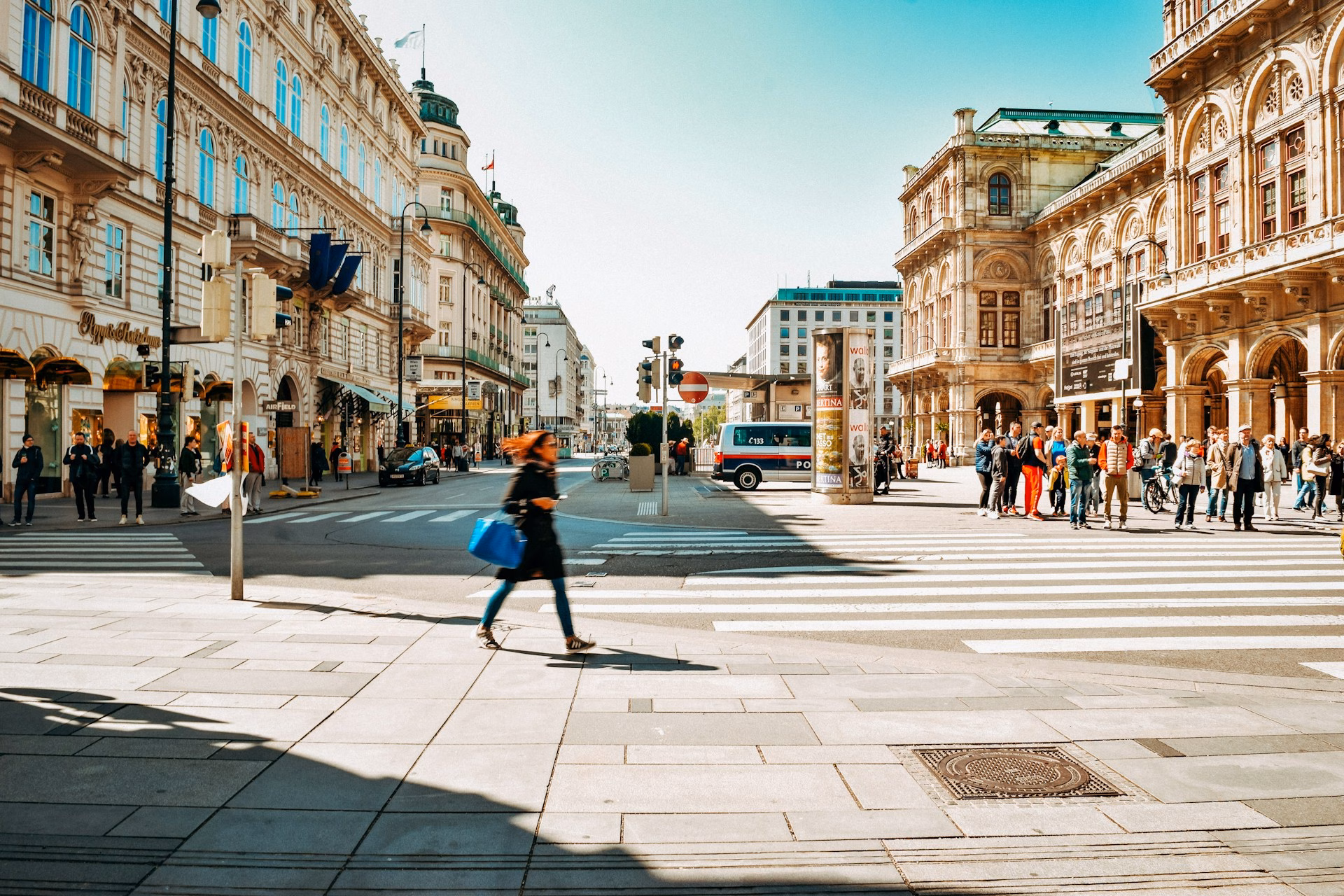 vienna people walking