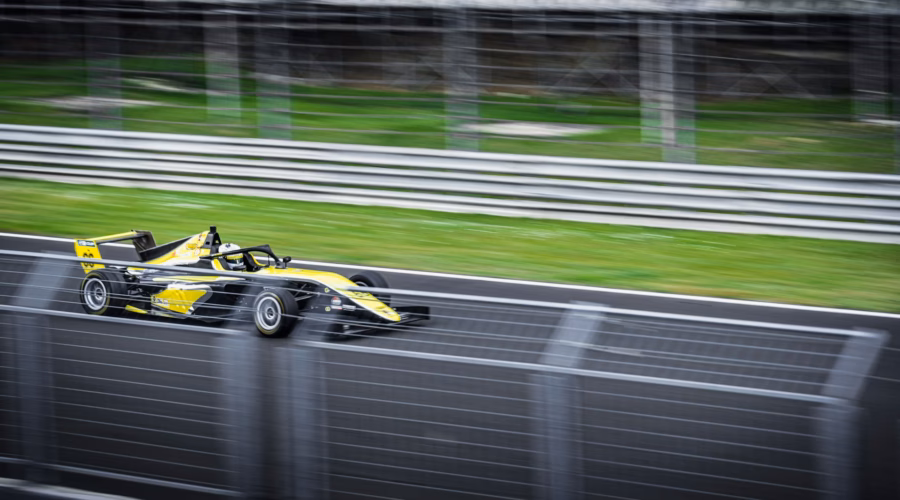car on curcuit: austrian grand prix