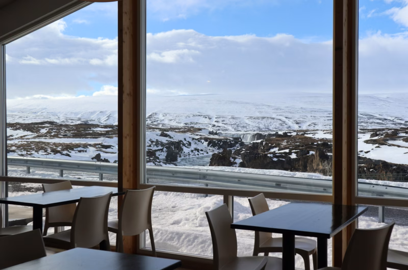 restaurant tabels: tipping in iceland