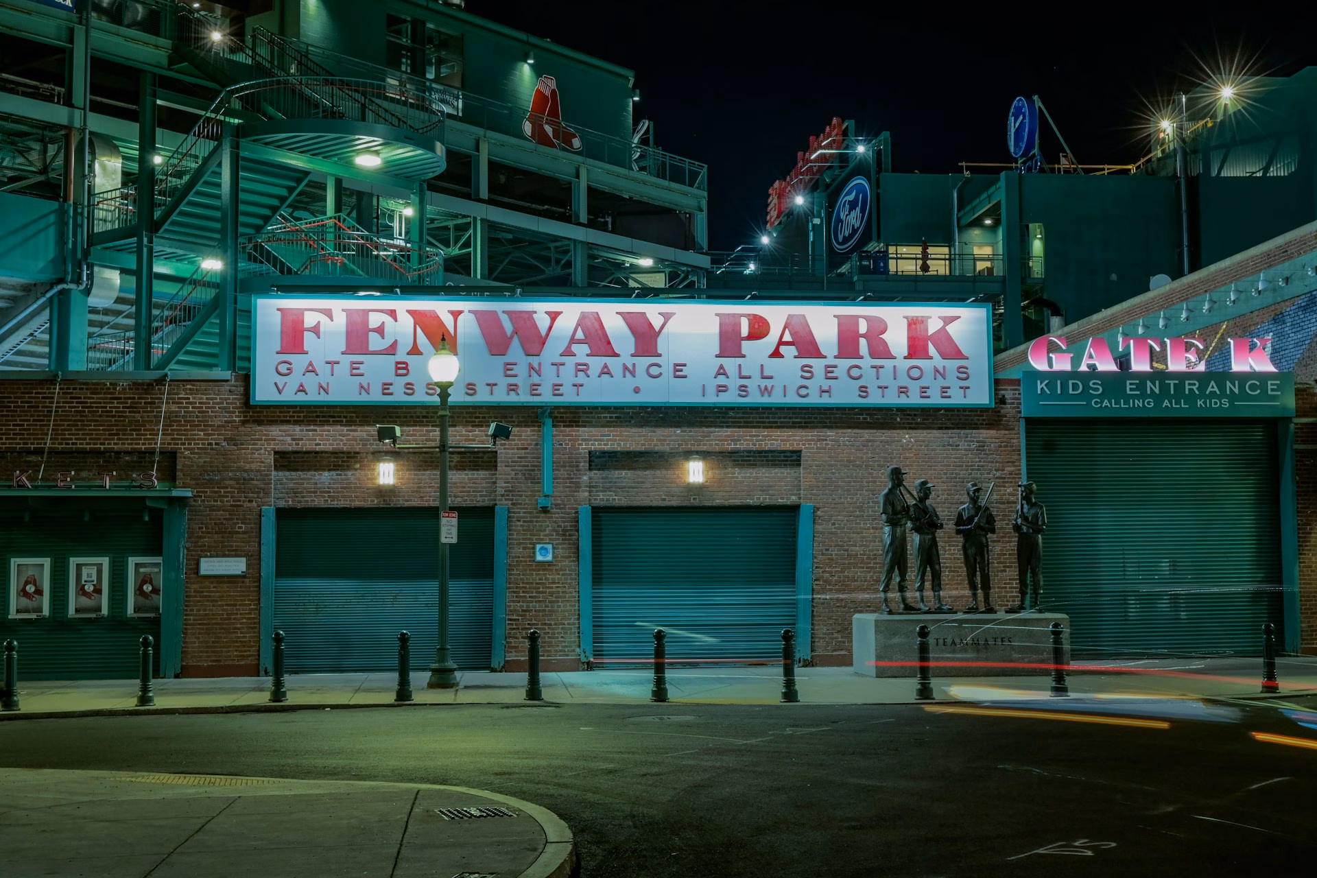 Boston Fenway Park: bag policy