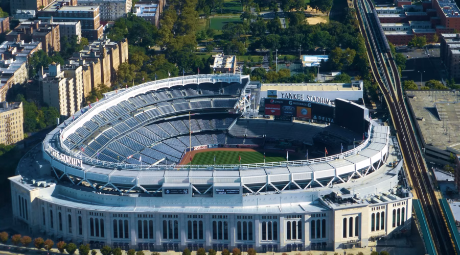 NYC Yankee Stadium: bag policy