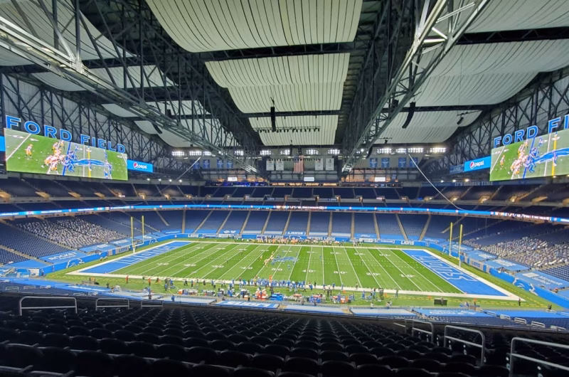 Ford Field: bag policy