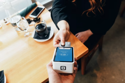 tipping in the us: restaurant