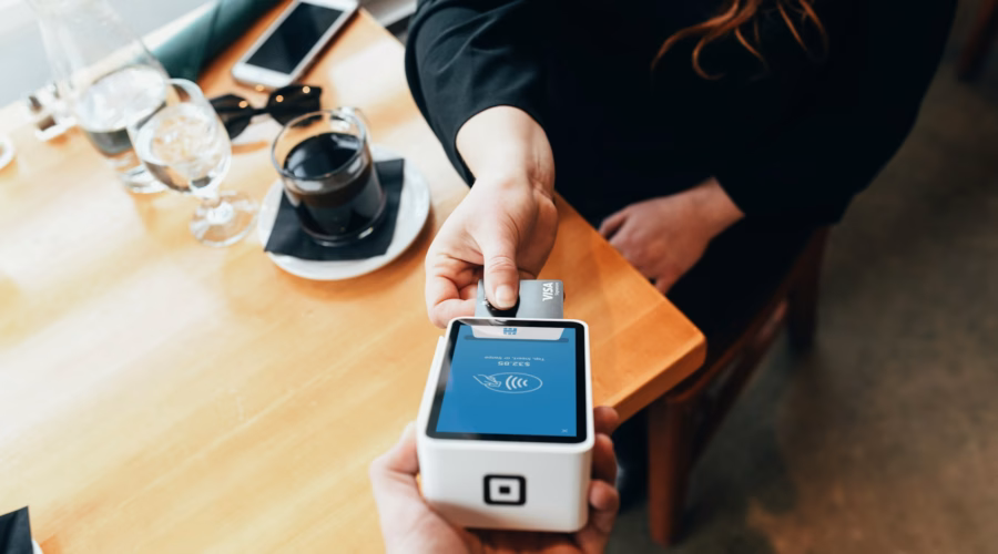 tipping in the us: restaurant