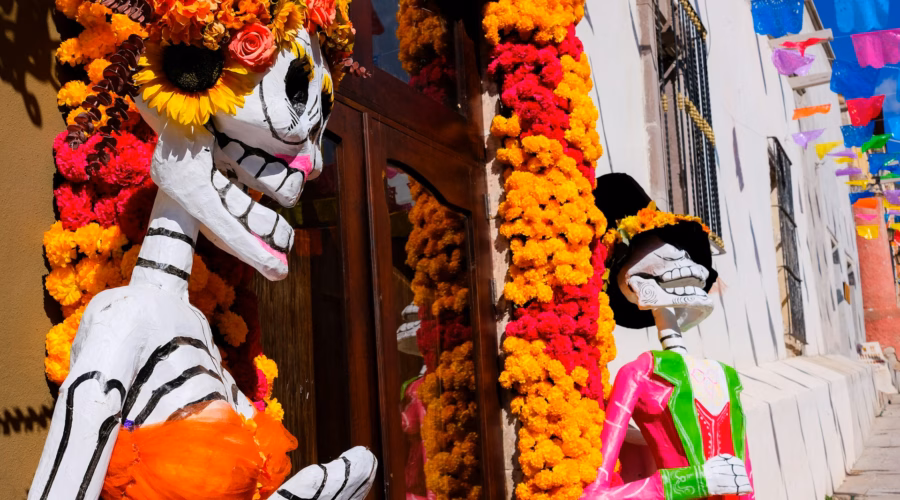 day of the dead festival decorations in Mexico