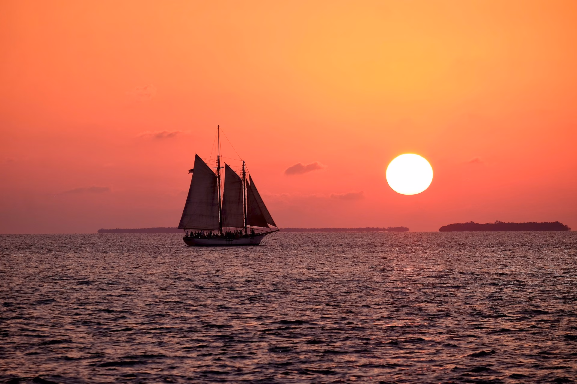 warm places to visit in december