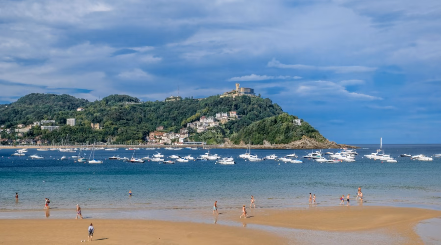 Playa de la Concha en San Sebastián durante el Zinemaldia 2026