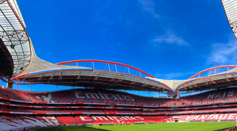 Estádio da Luz guide: the Benfica stadium in Lisbon under a blue sky